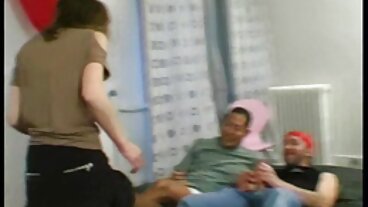 Scène video porno francais amateur de levrette avec la chaude Justyna C. et Mika Olsson de Amateur Euro