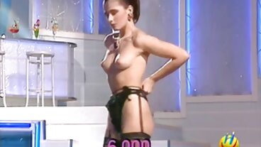 Scène de branlette avec la préfète meilleur film porno francais Abbie Cat et Sophie Lynx de DDF Network