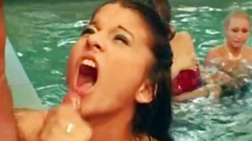 On video porno francais amateur The Sofa baise avec la passionnée Aidra Fox de Brazzers