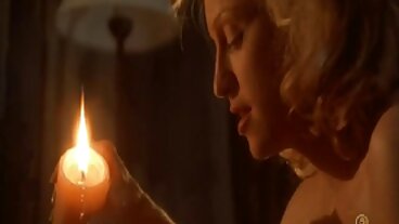 Action cheveux longs avec la séduisante Mona Blue porno film français gratuit de Porn Force